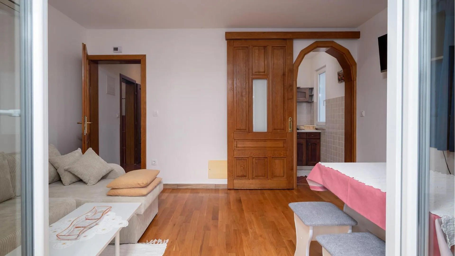 Awesome Apartment In Medulin With Kitchen